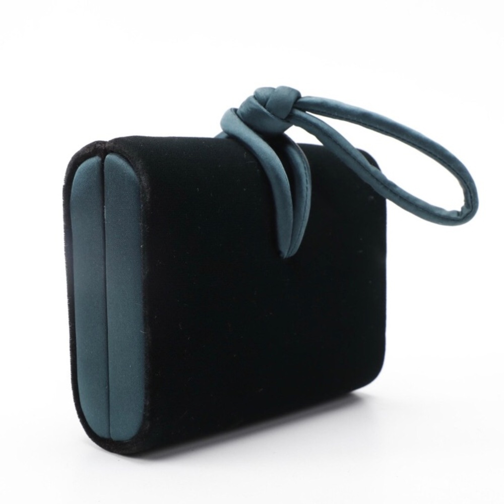✧ Emerald green velvet clutch